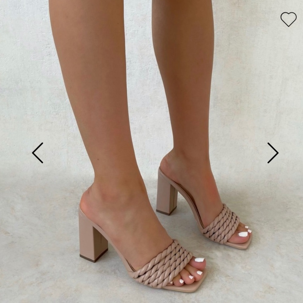 Simmi London - NUDE HEELS - NEW - NEVER WORN